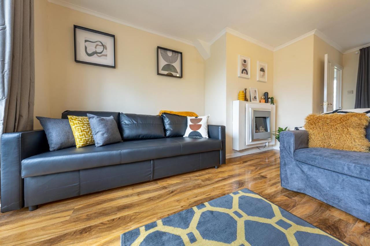 Pierocks Carver Entire House, Hot Tub & Wifi High Wycombe Exterior foto