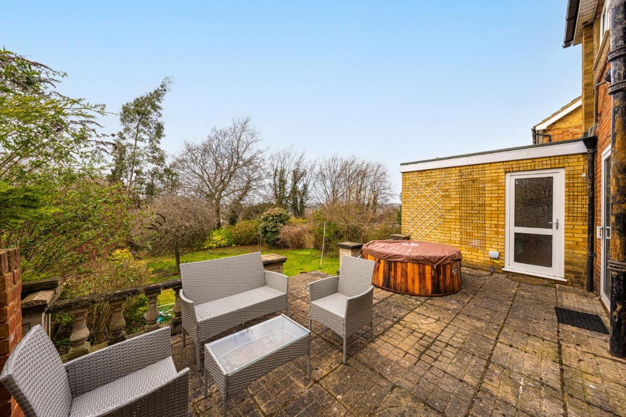 Pierocks Carver Entire House, Hot Tub & Wifi High Wycombe Exterior foto
