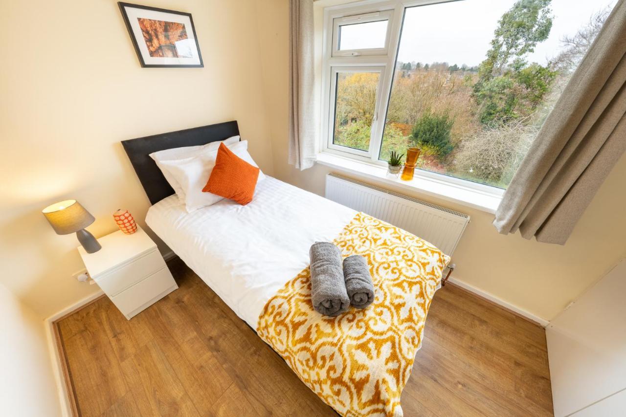 Pierocks Carver Entire House, Hot Tub & Wifi High Wycombe Exterior foto